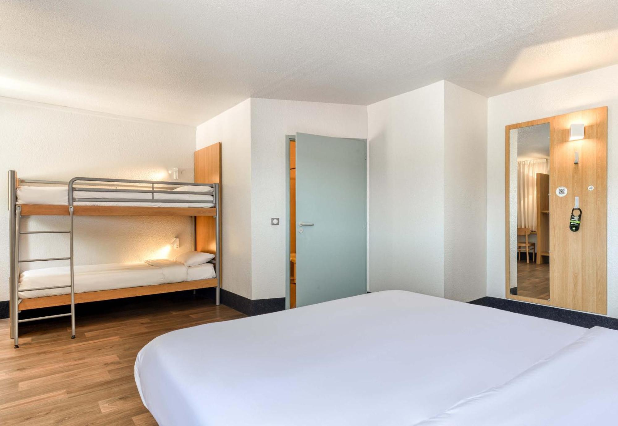 B&B Hotel Narbonne 2 Екстер'єр фото